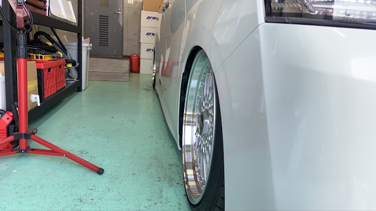 ヴェルファイアのエアサスはモテるらしい・エアサスのある生活・フォルテ仙台・ＢＢＳスーパーRSに関するカスタム事例の投稿画像5枚目