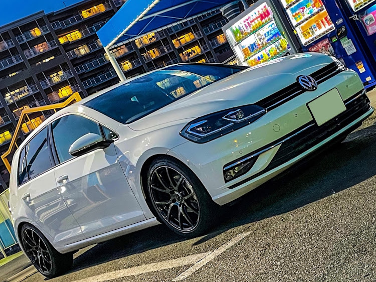 ゴルフのゴルフ7・洗車・あづい〜(꒪⌓꒪)あづいよ〜(꒪⌓꒪)・AZアクアシャイン・熱中症に注意に関するカスタム事例の投稿画像1枚目