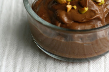 Chocolate Avocado Pudding (Paleo, Vegan).