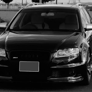 RS4 アバント B7