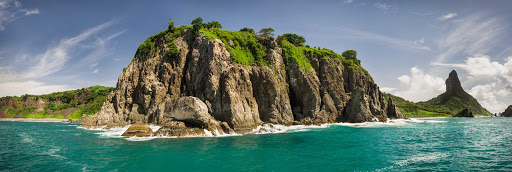 Ponant-Brazil-fernando-de-Noronha.jpg - Visit Fernando de Noronha, an archipelago of 21 islands, on a cruise to Brazil.