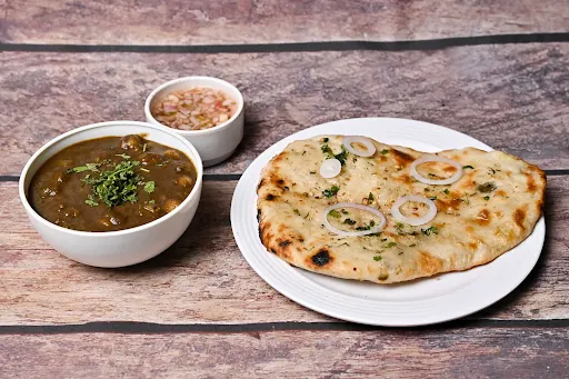 Chole With 2 Paratha And Boondi Raita