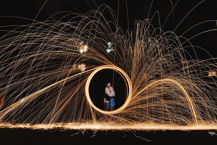 Fotógrafo de casamento Mariya Ovchinnikova (masha74). Foto de 12 de setembro 2019