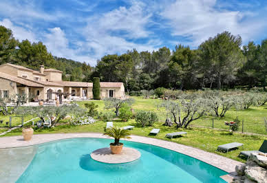 Maison avec piscine et terrasse 18