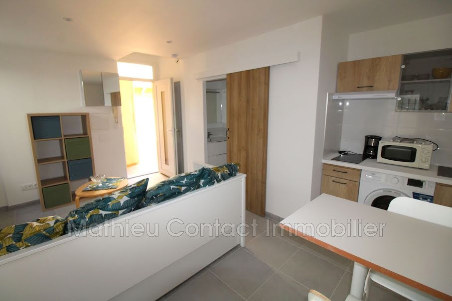 Location meublée appartement 1 pièce 19.66 m² à Nimes (30000), 475 €