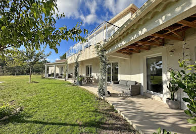 Villa with pool and terrace 17