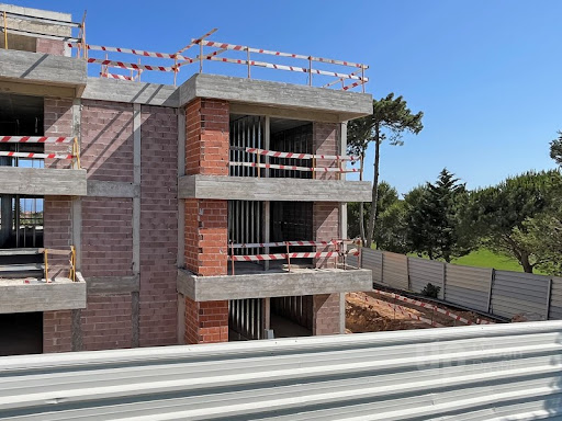 Appartement avec terrasse et piscine 4