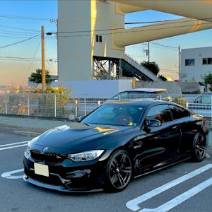 M4 クーペ F82