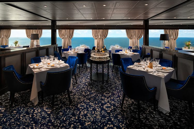  Head to Le Bistro on Norwegian Encore for seafood, vegetable dishes and classic Italian entrees.