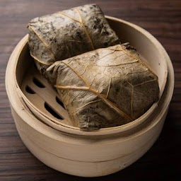 22. Sticky Rice with Meat in Lotus Leaf 珍珠糯米雞