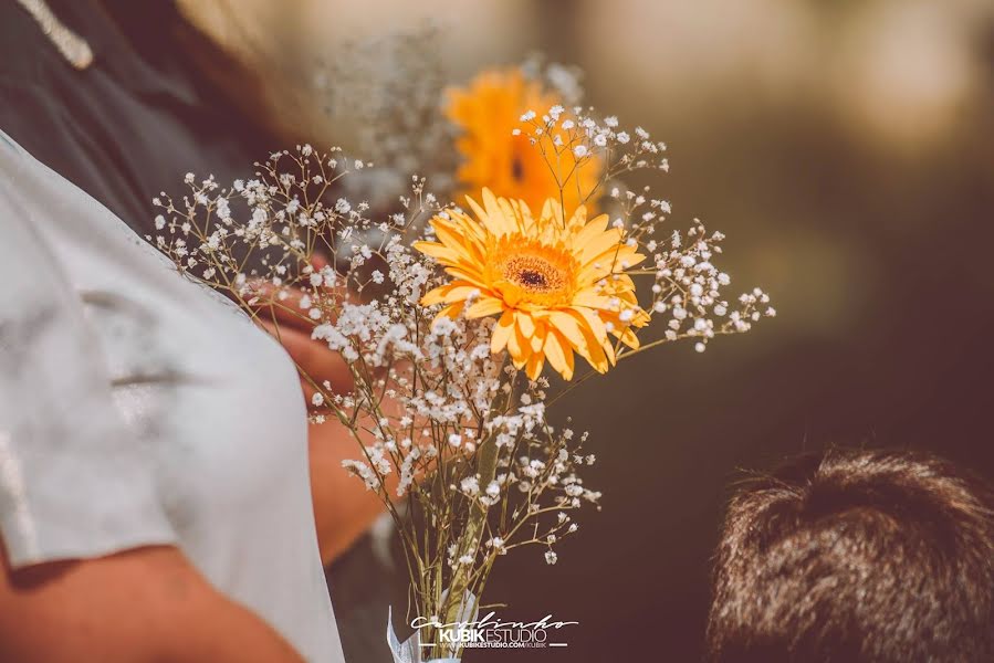 Fotografo di matrimoni Carlinho Calvo (kubikestudio). Foto del 28 settembre 2019