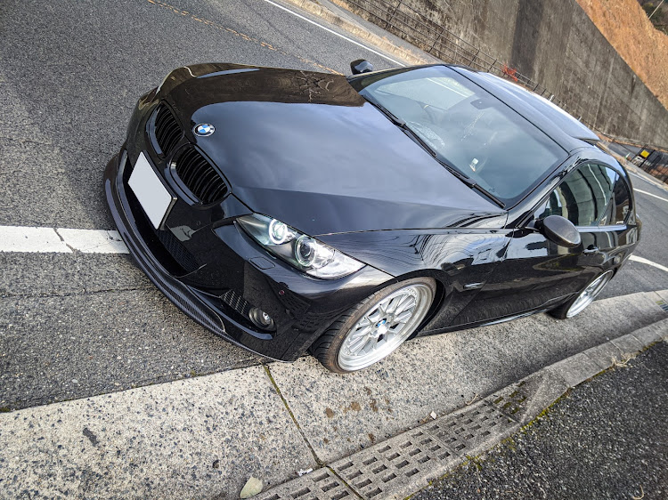 3シリーズ クーペのN54・DIY・335i・E92・フロントリップに関するカスタム事例の投稿画像1枚目
