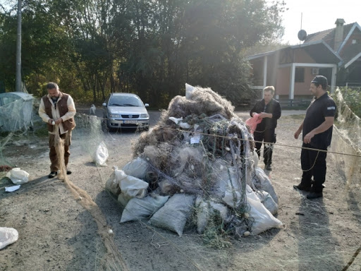Zaplenjeno oko 50 kilometara mreže i nekoliko desetina ribolovnih alata