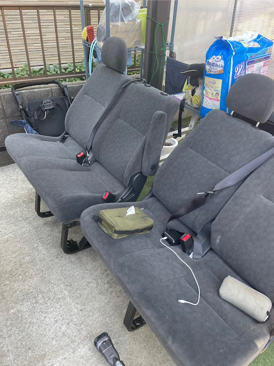 ハイエースバンのフロアシート・ユーアイビークル・ハイエース200系・７月もよろしくお願いいたしますに関するカスタム事例の投稿画像2枚目