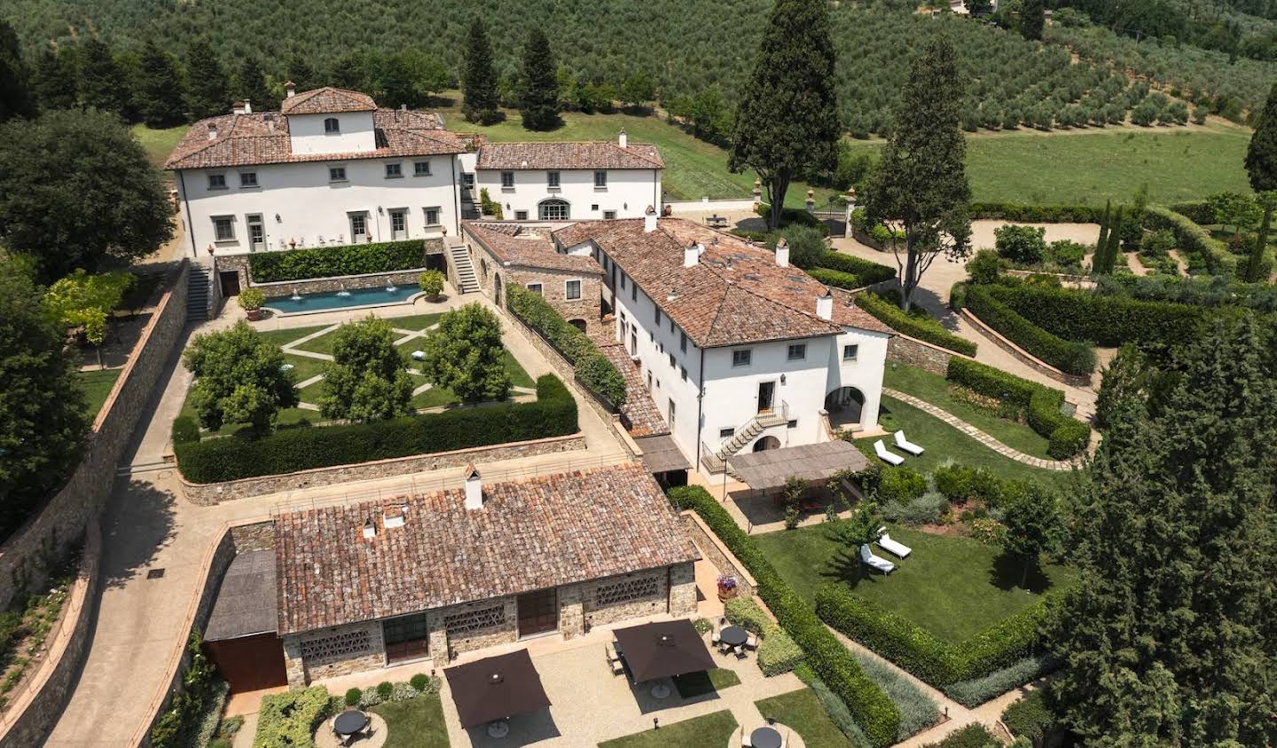 Corps de ferme avec piscine Florence