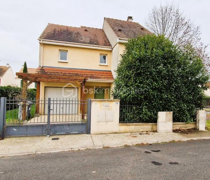 Vente maison 1 pièce 110 m² à Savigny-le-Temple (77176), 320 000 €