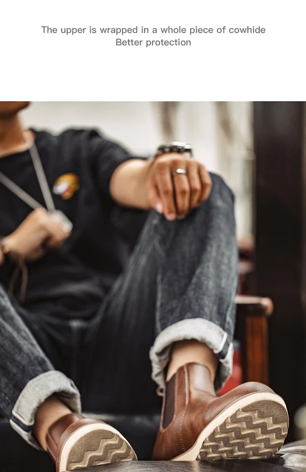 Bottes Dr. Martens Retro Workwear montantes, un look rétro intemporel pour le travail. Robustesse, confort et style pour toutes les journées.