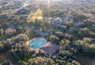 Villa with pool and terrace 2