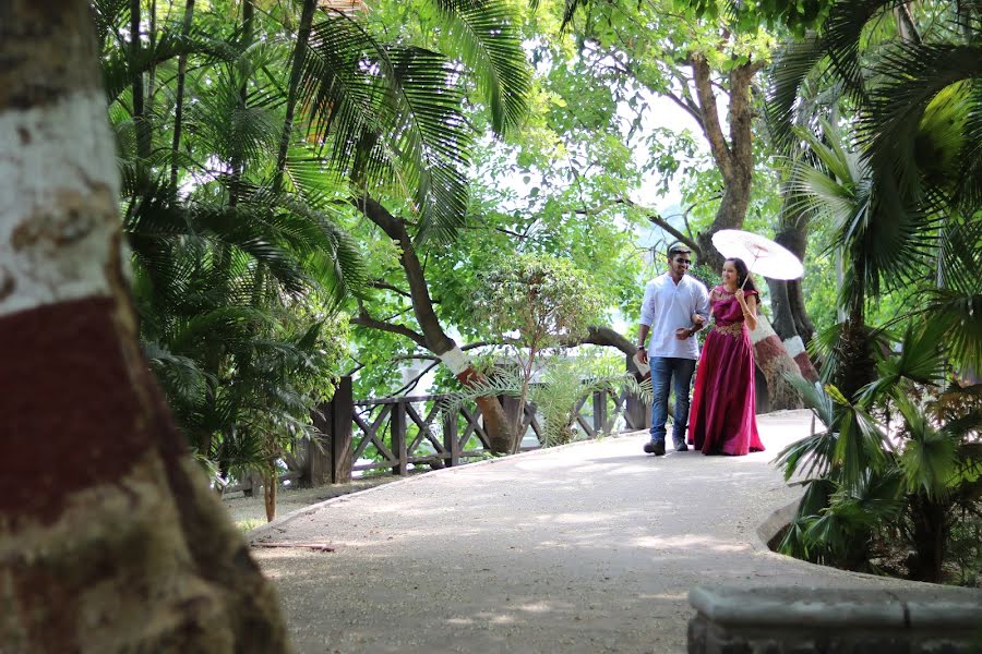 Fotógrafo de casamento Kolluru Praveen (kolluru). Foto de 10 de dezembro 2020