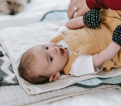 bayi baru lahir pakai mittens