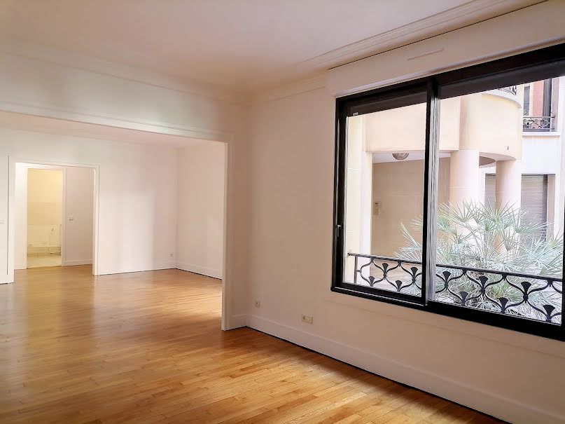 Location  appartement 4 pièces 109.6 m² à Paris 8ème (75008), 3 115 €