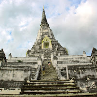 Risalita del Wat Phu Khao Thong di 