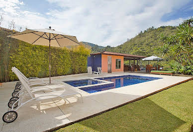 House with pool 2