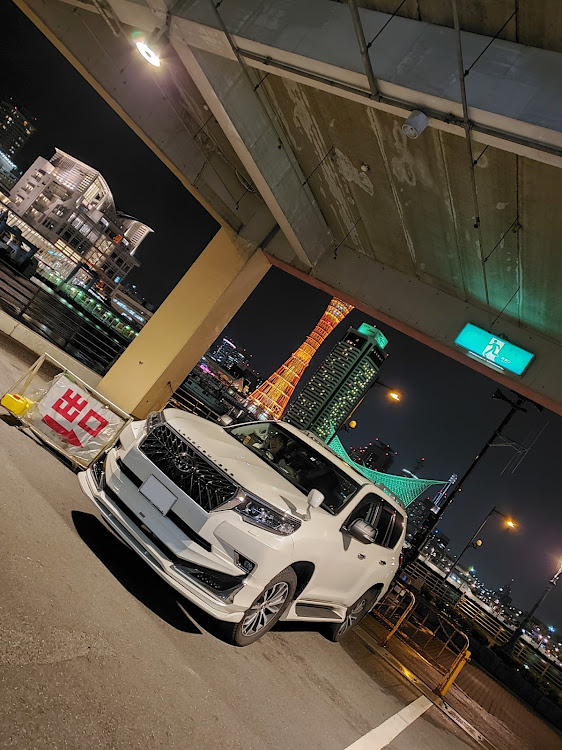 ランドクルーザープラドの2019ベストショット・神戸ハーバーランドに関するカスタム事例の投稿画像1枚目