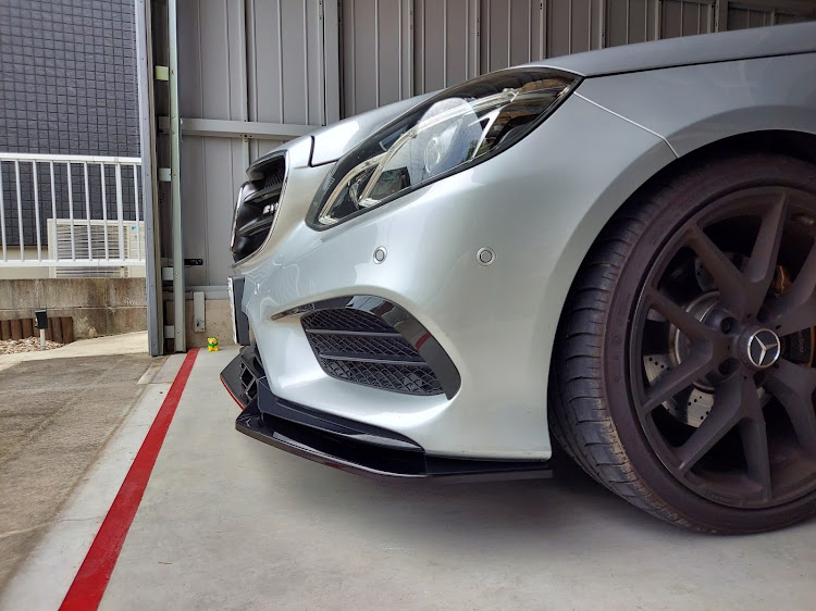 Eクラス セダンのリップスポイラー・AMG・Ｗ212・E250・スポイラーに関するカスタム事例の投稿画像5枚目