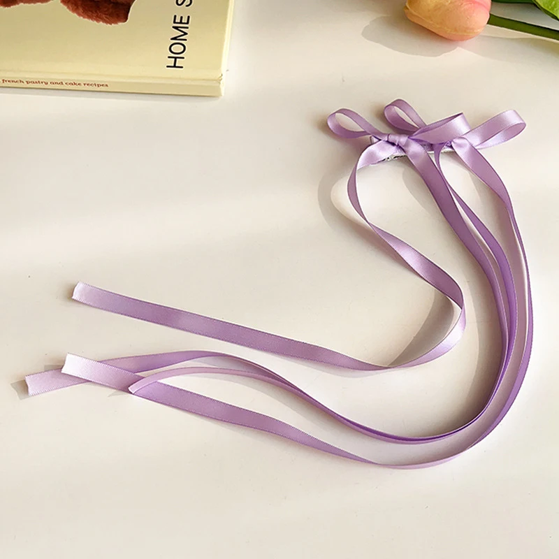 Presilhas de laço com fita de cabelo trançada, acessório elegante para cabelo de meninas e mulheres. Penteados bonitos e fáceis para qualquer ocasião.