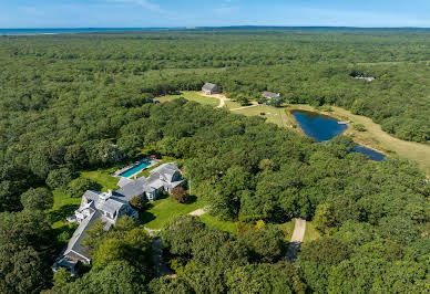 House with pool and garden 15