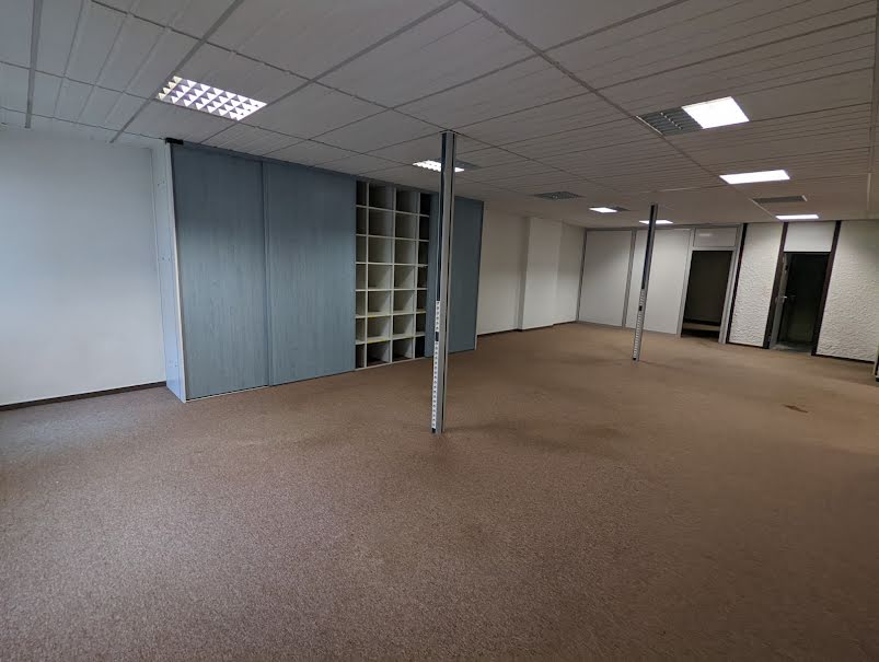 Location  locaux professionnels  356 m² à Evreux (27000), 3 500 €