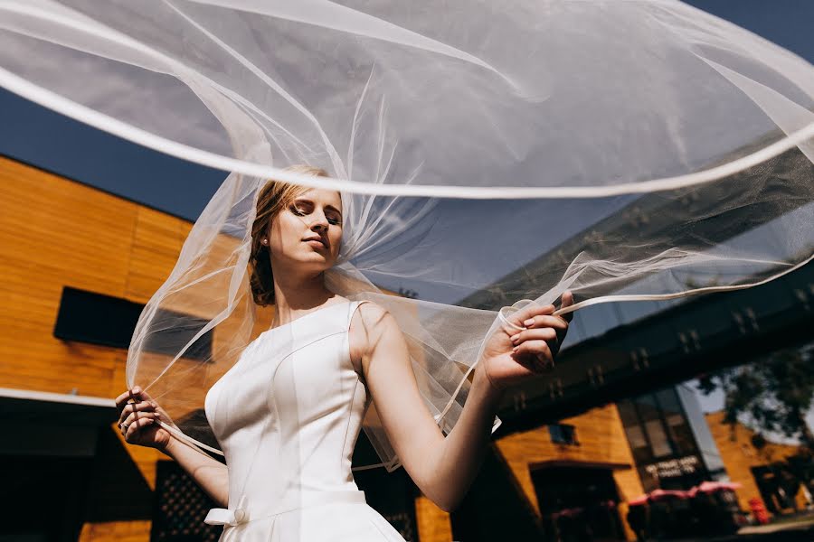 Fotógrafo de casamento Elena Andrasyuk (lenora). Foto de 1 de outubro 2018