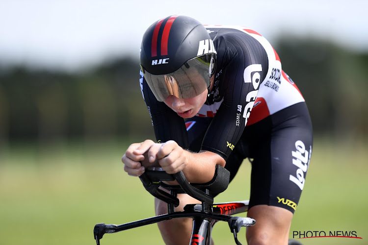 Lotte Kopecky maakt favorietenrol helemaal waar en verlengt met bravoure haar titel in Koksijde