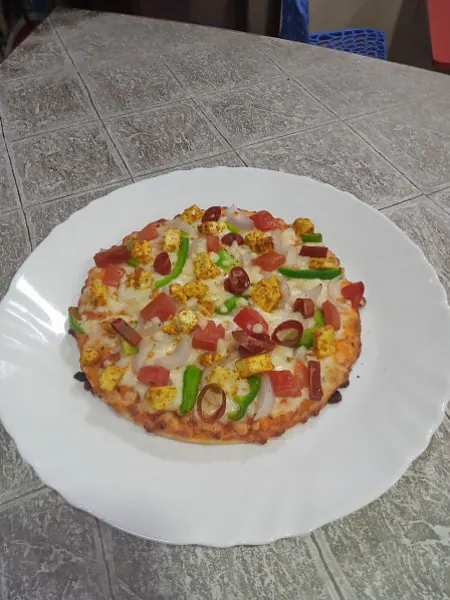 Paneer Hub Pizza [Serve 1]