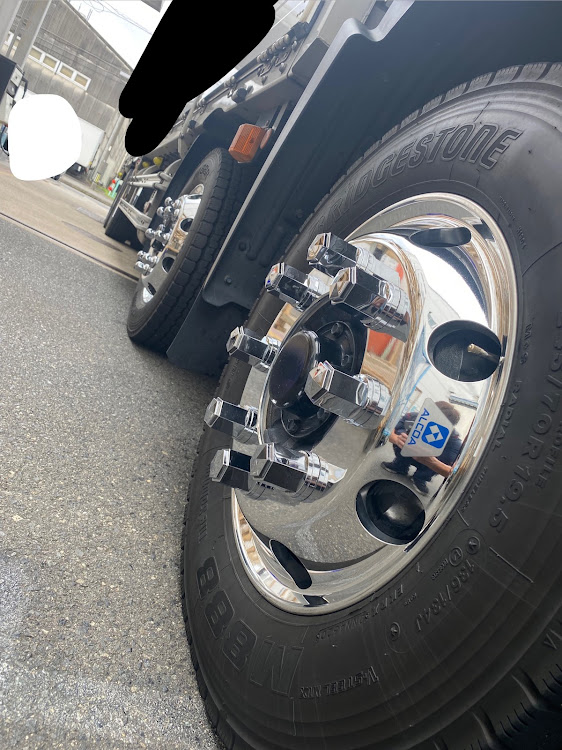 エルグランドのホイール磨き・サブちゃん・ブルーマジックに関するカスタム事例の投稿画像3枚目