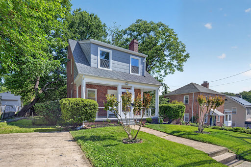 Prestige property for sale in Bladensburg (United States) - Detached house with porch and garden