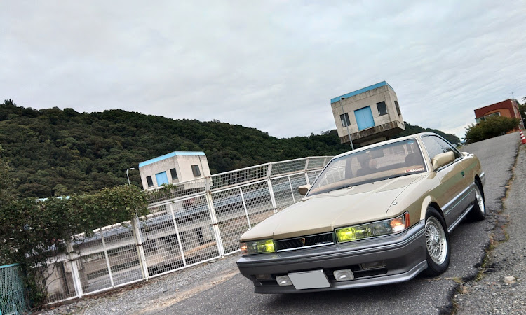 レパードの信州サンデーミーティング・オイル交換・旧車に優しい季節・マフラー出口を見てみたい・うーん…( ˘ｰωｰ˘ )に関するカスタム事例の投稿画像15枚目
