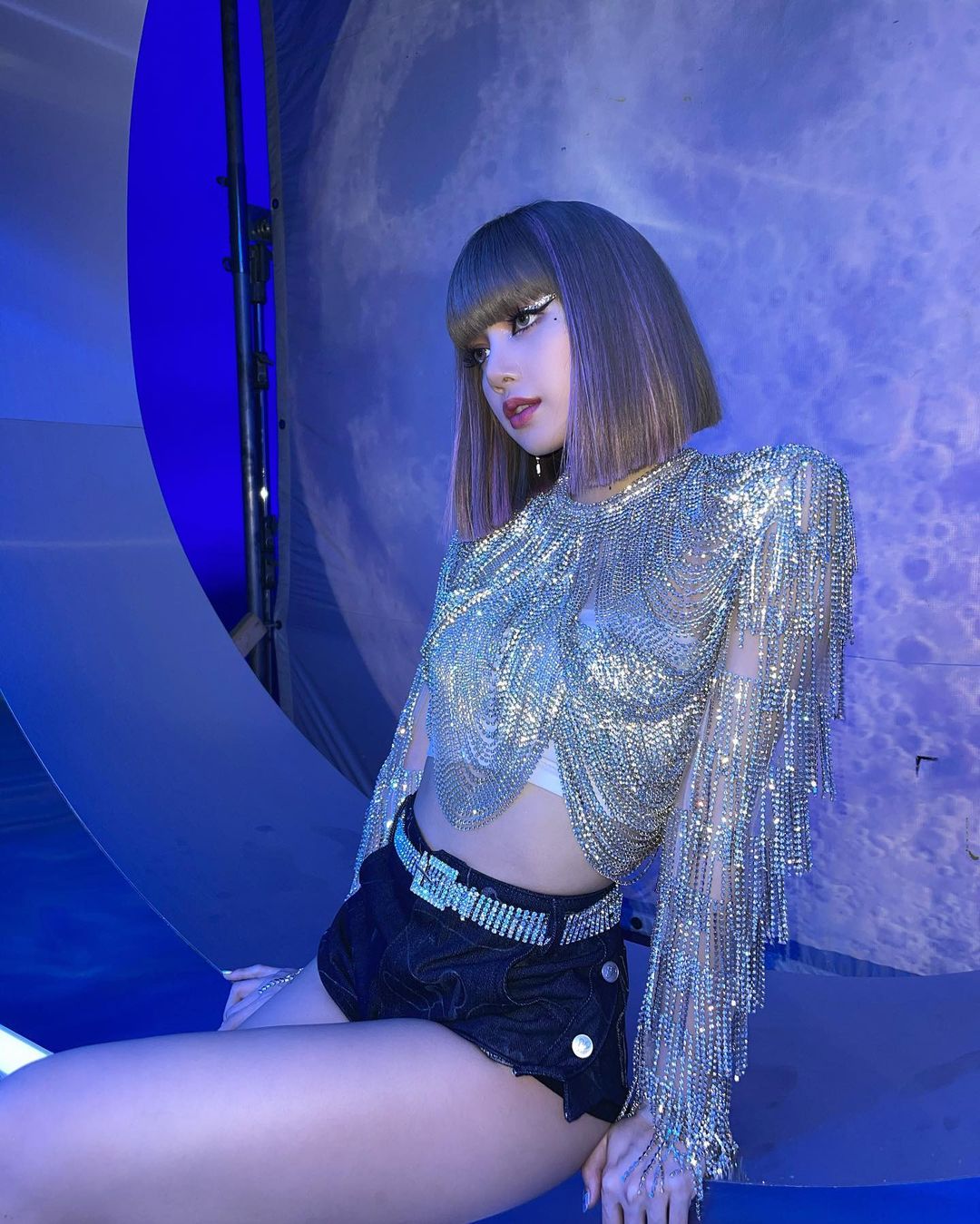 BLACKPINK’s Lisa bejeweled Crop top