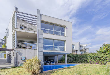 House with garden and terrace 2