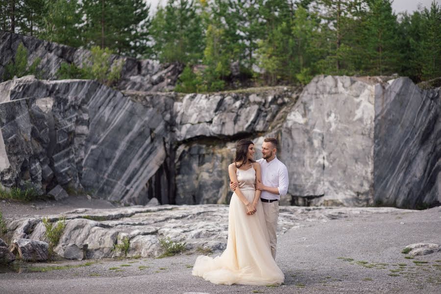 Fotógrafo de casamento Rinat Kuyshin (rinatkuyshin). Foto de 13 de março 2018