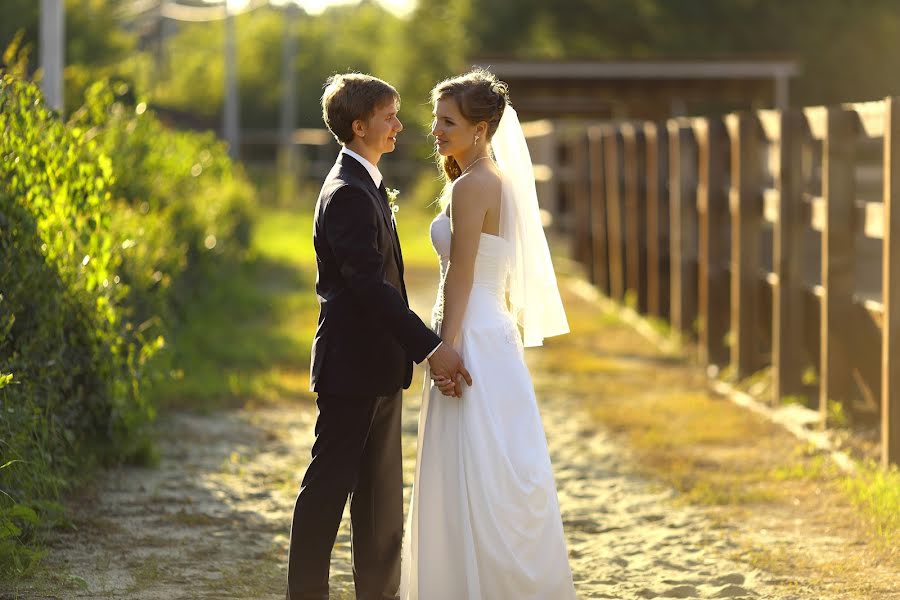 Wedding photographer Pavel Shnayder (pavelshnayder). Photo of 30 April 2014