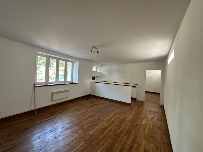 Location  appartement 2 pièces  à Saint-Junien (87200), 490 €