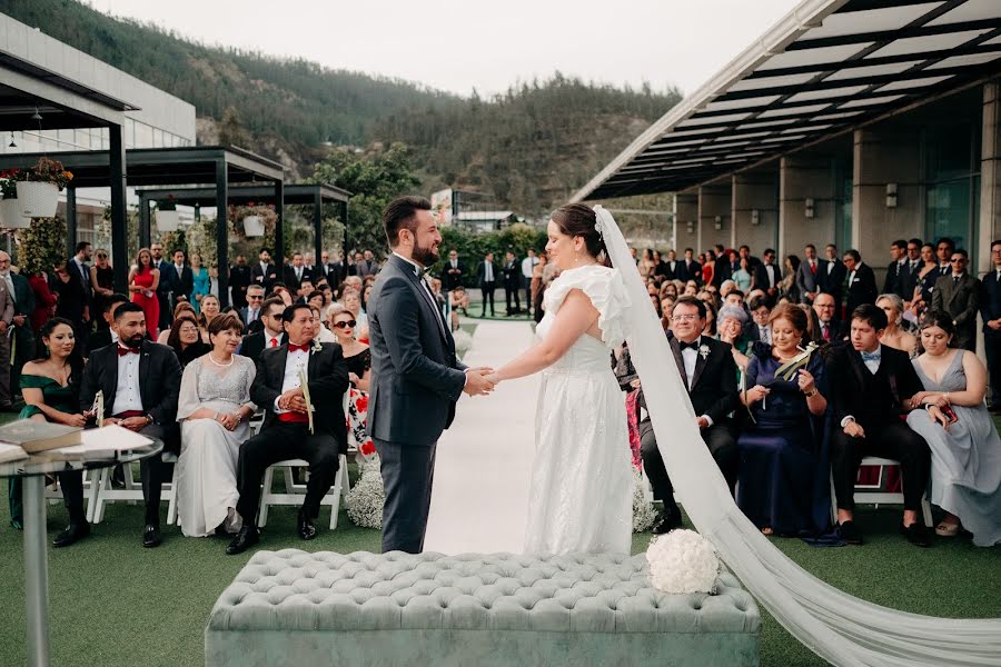 Hääkuvaaja Santie Troppoli (stweddingphoto). Kuva otettu 18. syyskuuta 2023