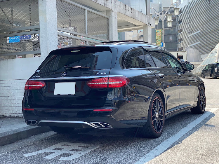 EクラスのE43・AMG・ドライブに関するカスタム事例の投稿画像2枚目