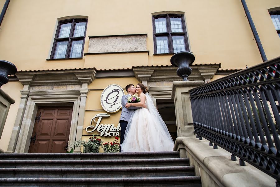 Bryllupsfotograf Lyudmila Bartoshik (bartoshikphoto). Bilde av 15 august 2019