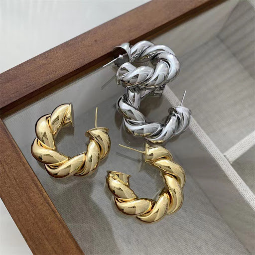 Title 1, Retro Thread C-Shaped Earrings