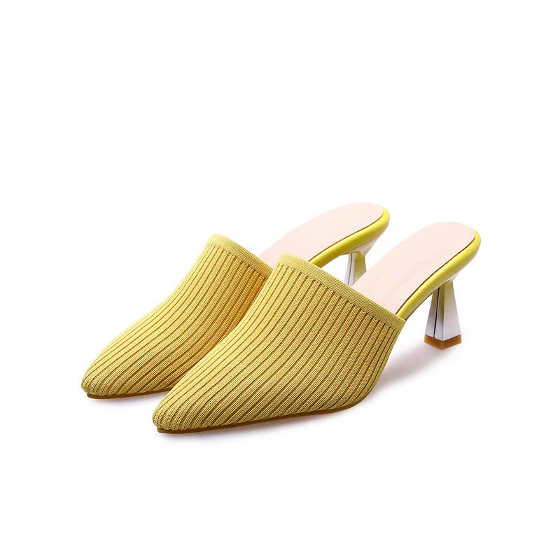 Sandales femme à talon haut et épais en maille, chaussures tendance et confortables, idéales pour un look élégant et stylé.