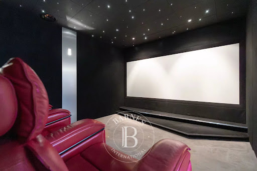 Maison avec piscine et jardin 3