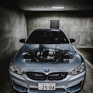 M4 クーペ F82